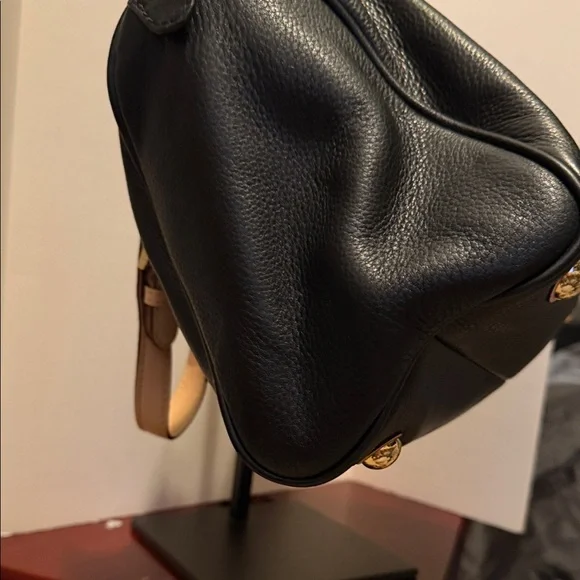 Michael Kors Grayson Small Black Leather satchel with Gold Accents - Picture 3 of 9